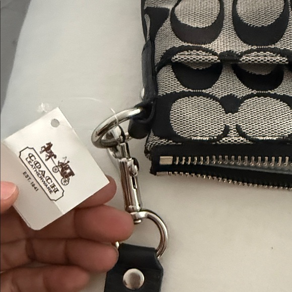 Coach Signature Black and Gray Shoulder Bag - Picture 8 of 9